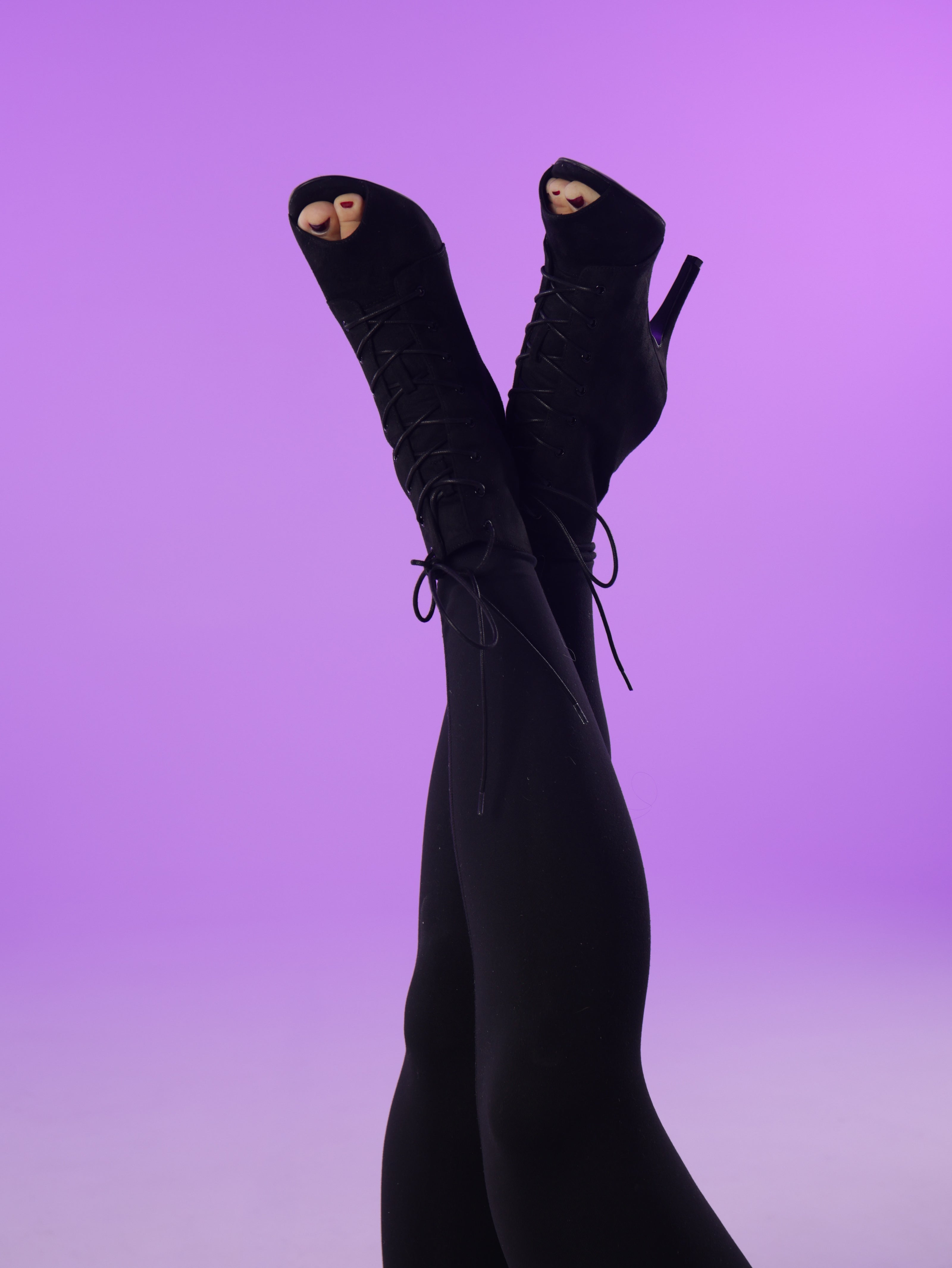 She Slays Pro - Suede Black