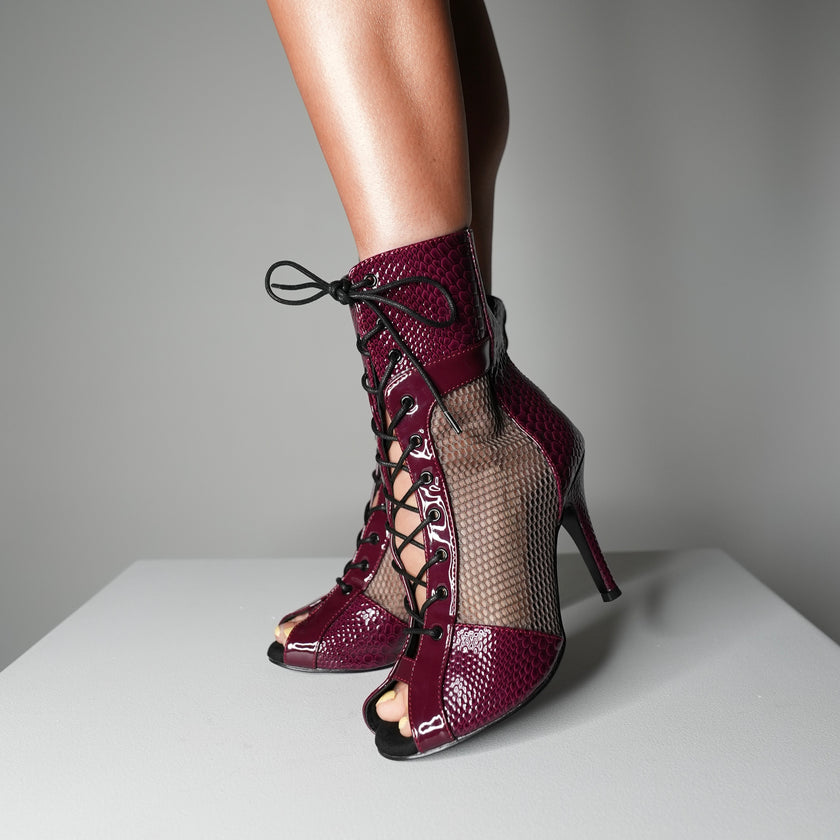 Huntress - Burgundy Deep Plum