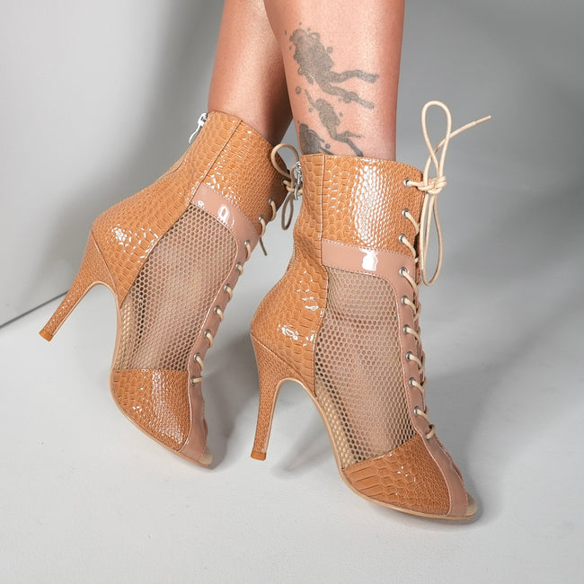Huntress - Caramel
